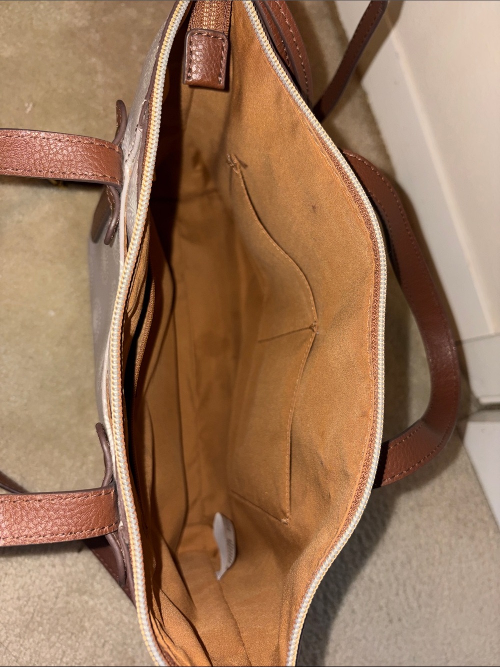 Fossil Gray Floral Pattern Purse - Picture 6 of 8